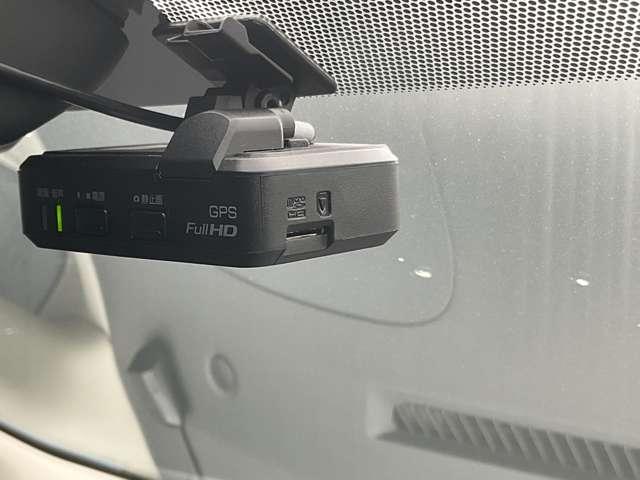 ノート ｅ－ＰＯＷＥＲ　Ｘ　アラウンドビューモニター／ドライブレコー　３６０°カメラ　Ｒカメラ　運転席助手席エアバック　レーンキープ　ＡＵＴＯエアコン　盗難防止システム　ナビＴＶ　サイドカメラ　運転席エアバッグ　キーレスエントリー　ドラレコ　アイドリングストップ　ＡＢＳ（15枚目）