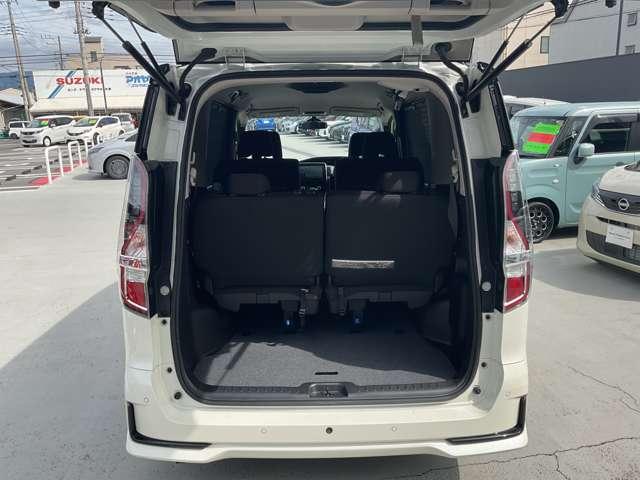 セレナ 2.0 ハイウェイスター V プロパイロット・ETC・エマージェンシーブ サイドエアバッグ 1オナ アルミ 衝突被害軽減 LDP エアバッグ 両側オートスライドドア LEDライト インテリジェントキー 点検記録簿 メモリーナビ アダプティブクルーズコントロール ナビTV(8枚目)