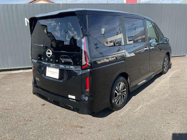 セレナ 2.0ハイウェイスターV アラウンドビューモニター W電動スライド レーダークルコン レーンアシスト LEDランプ 盗難防止システム ETC装備 カーテンエアバッグ アルミホイール キーフリー メモリ-ナビ ナビTV エアコン ドラレコ ワンセグTV(2枚目)