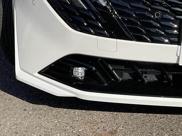 オーラ 1.2 G プロパイロット/アラウンドビューモニター/ 自動(被害軽減)ブレーキ LKA カーナビ ドライブレコーダー アルミホイール インテリジェントキー パワーウィンドウ ワンオーナー フルオートエアコン キーレスエントリー メモリーナビ 記録簿(4枚目)