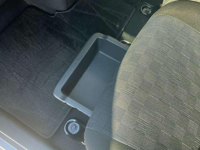 デイズ プロパイロット　アラウンドビューモニター／ドライブレコー　アルミ　イモビ　エアバック　ＥＴＣ車載器　ＬＥＤヘッドライト　レーダークルーズ　インテリジェントキー　レーンアシスト　キーレス　ドライブレコーダー　サイドカメラ　アイドリングストップ　エアコン　ＡＢＳ（10枚目）