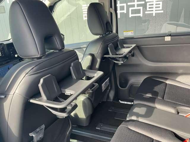 セレナ ２．０　ハイウェイスターＶ　プロパイロット／後席モニター　Ｗ電動スライド　レーダークルコン　レーンアシスト　ＬＥＤランプ　盗難防止システム　ＥＴＣ装備　カーテンエアバッグ　アルミホイール　キーフリー　メモリ－ナビ　ナビＴＶ　記録簿　エアコン　ドラレコ　ＡＢＳ（11枚目）