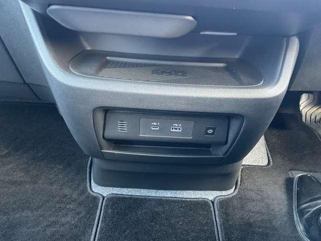 セレナ ２．０　ハイウェイスターＶ　プロパイロット／後席モニター　Ｗ電動スライド　レーダークルコン　レーンアシスト　ＬＥＤランプ　盗難防止システム　ＥＴＣ装備　カーテンエアバッグ　アルミホイール　キーフリー　メモリ－ナビ　ナビＴＶ　記録簿　エアコン　ドラレコ　ＡＢＳ（17枚目）