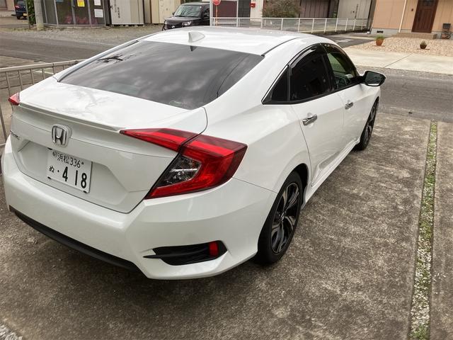 シビック セダン　ドライブレコーダー　ＥＴＣ　オートクルーズコントロール　バックカメラ　アルミホイール　ＬＥＤヘッドランプ　ＣＶＴ　シートヒーター　スマートキー　アイドリングストップ　電動格納ミラー　盗難防止システム（5枚目）