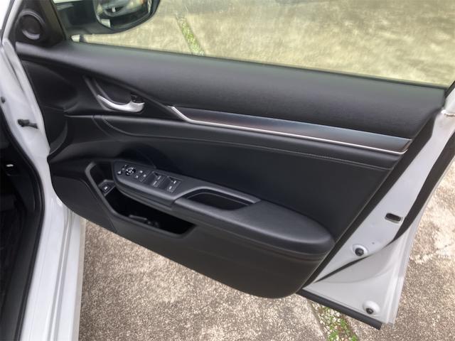 シビック セダン　ドライブレコーダー　ＥＴＣ　オートクルーズコントロール　バックカメラ　アルミホイール　ＬＥＤヘッドランプ　ＣＶＴ　シートヒーター　スマートキー　アイドリングストップ　電動格納ミラー　盗難防止システム（10枚目）