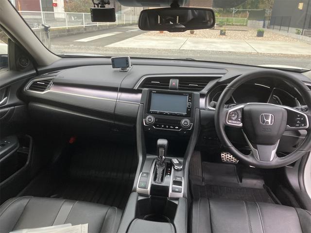 シビック セダン　ドライブレコーダー　ＥＴＣ　オートクルーズコントロール　バックカメラ　アルミホイール　ＬＥＤヘッドランプ　ＣＶＴ　シートヒーター　スマートキー　アイドリングストップ　電動格納ミラー　盗難防止システム（12枚目）