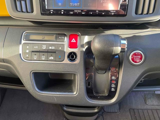 Ｎ－ＯＮＥ ツアラー・Ａパッケージ　バックカメラ　ナビ　ＴＶ　オートクルーズコントロール　衝突被害軽減システム　ＨＩＤ　スマートキー　アイドリングストップ　電動格納ミラー　ベンチシート　ＣＶＴ　盗難防止システム　ＡＢＳ　ＥＳＣ　ＣＤ（6枚目）
