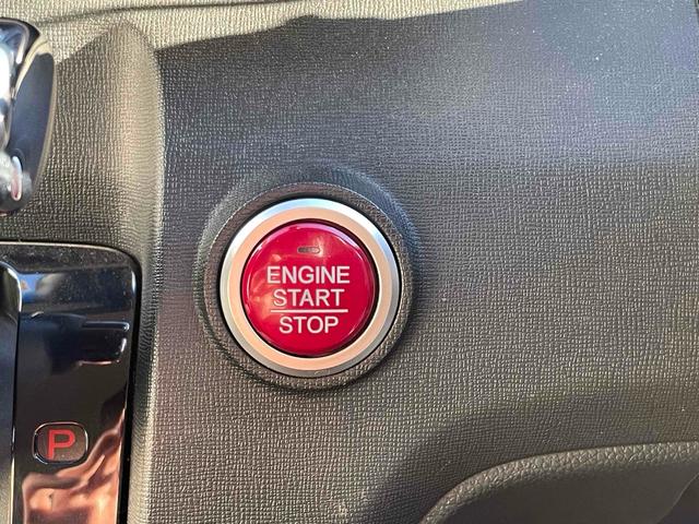 Ｎ－ＯＮＥ ツアラー・Ａパッケージ　バックカメラ　ナビ　ＴＶ　オートクルーズコントロール　衝突被害軽減システム　ＨＩＤ　スマートキー　アイドリングストップ　電動格納ミラー　ベンチシート　ＣＶＴ　盗難防止システム　ＡＢＳ　ＥＳＣ　ＣＤ（8枚目）