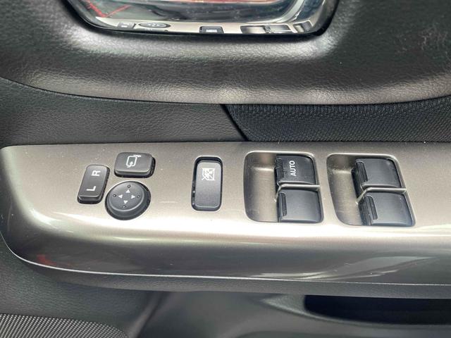 スペーシアカスタムＺ ターボ　バックカメラ　両側スライド・片側電動　ナビ　ＴＶ　オートクルーズコントロール　オートライト　ＨＩＤ　スマートキー　アイドリングストップ　電動格納ミラー　シートヒーター　ベンチシート　ＣＶＴ（11枚目）