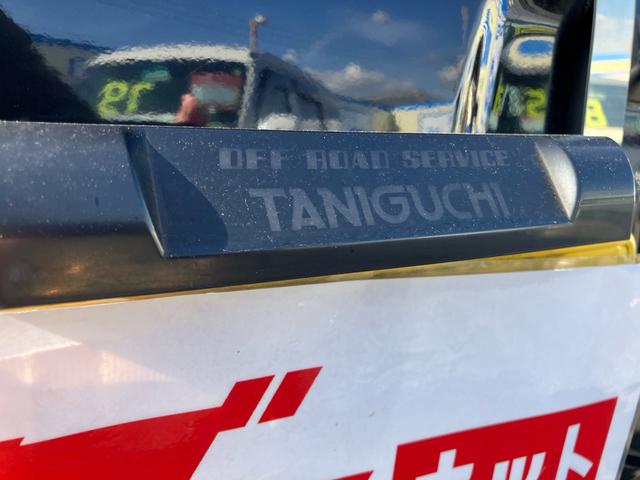 ジムニー クロスアドベンチャー 4WD ターボ リフトUP MTタイヤ タニグチ:FRPバンパー/スキッドプレート/サスペンションキット/サイドステップ マフラー LEDテール 1オーナー禁煙記録簿 ナビ Bカメラ ドラレコ ETC(11枚目)