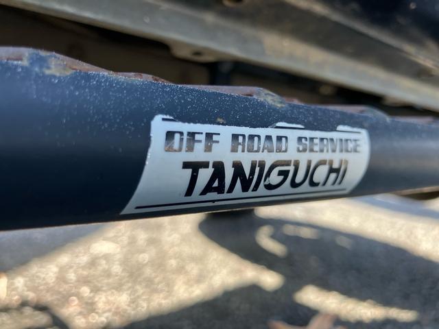 ジムニー クロスアドベンチャー 4WD ターボ リフトUP MTタイヤ タニグチ:FRPバンパー/スキッドプレート/サスペンションキット/サイドステップ マフラー LEDテール 1オーナー禁煙記録簿 ナビ Bカメラ ドラレコ ETC(24枚目)