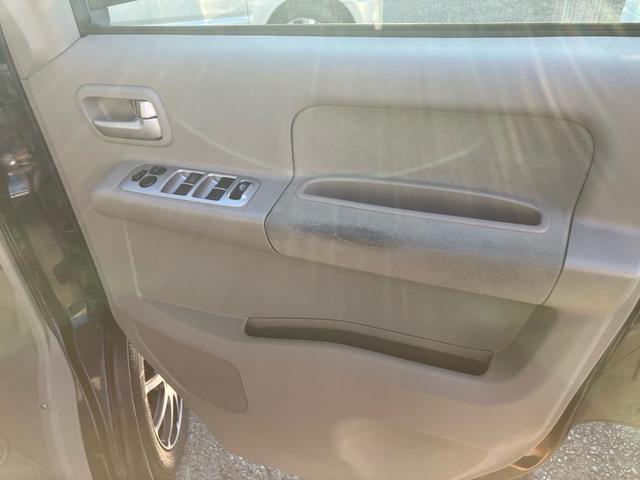 エブリイワゴン ＰＺターボスペシャル　両側オートスライドドア　オートステップ　社外ナビＴＶ　ＥＴＣ　キーレス　社外１４インチアルミ（17枚目）