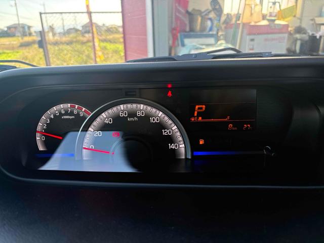 ワゴンＲ ＦＸ　届出済未使用車　純正ＣＤオーディオ　クリアランスソナー　レーンアシスト　衝突被害軽減システム　オートライト　スマートキー　電動格納ミラー　シートヒーター　ＣＶＴ　盗難防止システム　ＡＢＳ（10枚目）
