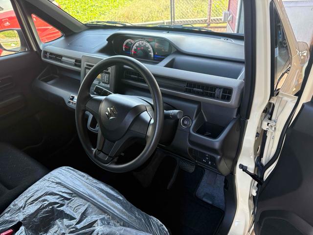 ワゴンＲ ＦＸ　届出済未使用車　純正ＣＤオーディオ　クリアランスソナー　レーンアシスト　衝突被害軽減システム　オートライト　スマートキー　電動格納ミラー　シートヒーター　ＣＶＴ　盗難防止システム　ＡＢＳ（17枚目）