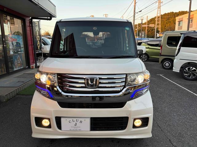 Ｎ－ＢＯＸカスタム Ｇ・Ｌパッケージ　バックカメラ　両側スライド　パワースライド　ＨＩＤ　スマートキー　電動格納ミラー　ベンチシート　ＣＶＴ　盗難防止システム　ＡＢＳ　ＥＳＣ　ＵＳＢ（2枚目）