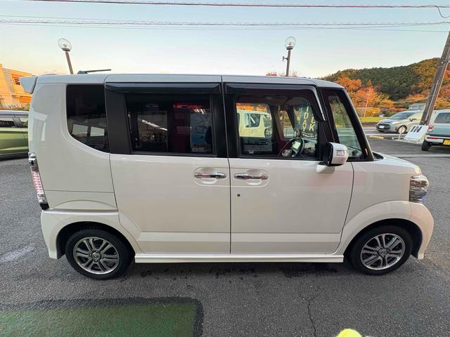 Ｎ－ＢＯＸカスタム Ｇ・Ｌパッケージ　バックカメラ　両側スライド　パワースライド　ＨＩＤ　スマートキー　電動格納ミラー　ベンチシート　ＣＶＴ　盗難防止システム　ＡＢＳ　ＥＳＣ　ＵＳＢ（4枚目）