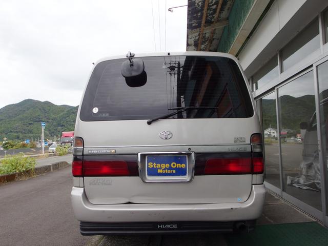 ハイエースワゴン スーパーカスタムＧ　サンルーフ　外１５インチＡＷ　１ＫＤディーゼルターボ　４ＷＤ　ユーザー買取車　禁煙（10枚目）