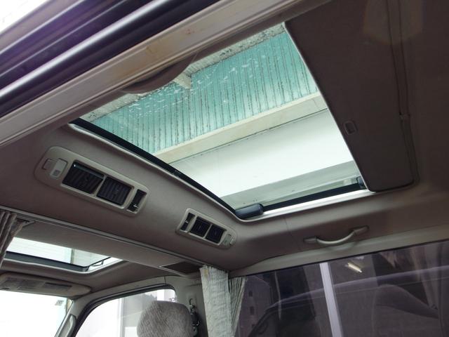 ハイエースワゴン スーパーカスタムＧ　サンルーフ　外１５インチＡＷ　１ＫＤディーゼルターボ　４ＷＤ　ユーザー買取車　禁煙（21枚目）