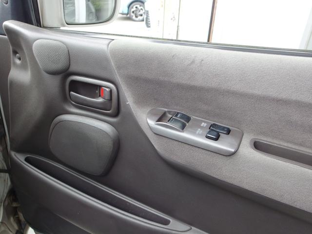 ハイエースワゴン スーパーカスタムＧ　サンルーフ　外１５インチＡＷ　１ＫＤディーゼルターボ　４ＷＤ　ユーザー買取車　禁煙（25枚目）