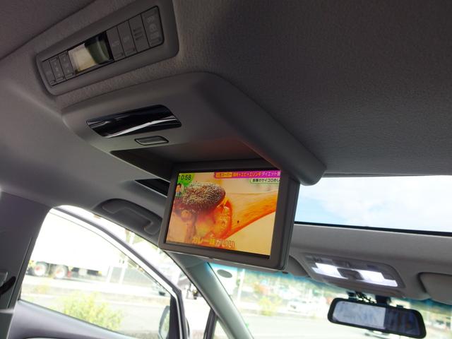 エスティマハイブリッド アエラス プレミアムエディション サンルーフ 4WD 電動ハーフレザーシート 純2列目モニター 純ナビ フルセグ Bカメラ ETC 純17インチAW 両側パワスラ クルーズコントロール ユーザー買取車 禁煙車(3枚目)