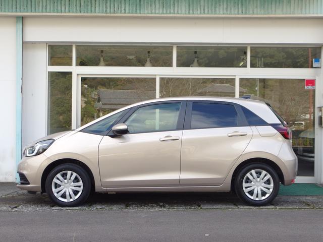 フィット ホーム ユーザー買取 禁煙車 外ナビ フルセグ Bカメラ レーダークルーズコントロール ハーフレザーシート LEDライト キーフリー&プッシュスタート(3枚目)