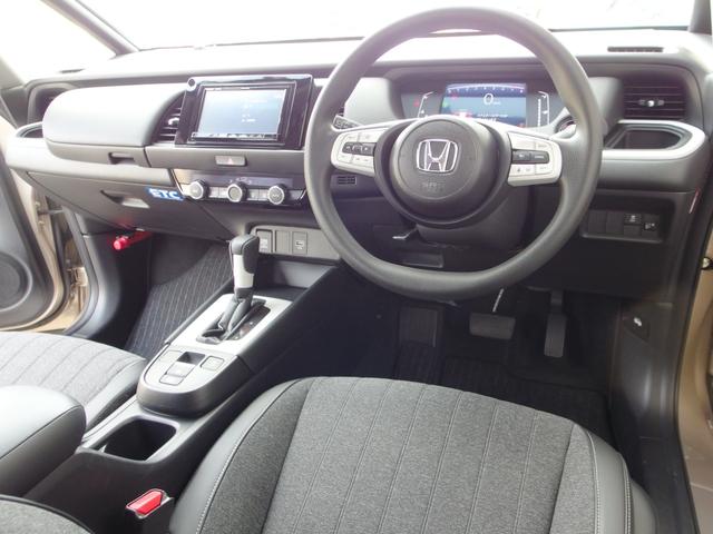 フィット ホーム ユーザー買取 禁煙車 外ナビ フルセグ Bカメラ レーダークルーズコントロール ハーフレザーシート LEDライト キーフリー&プッシュスタート(8枚目)