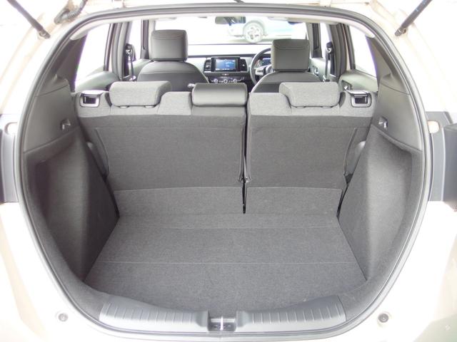 フィット ホーム ユーザー買取 禁煙車 外ナビ フルセグ Bカメラ レーダークルーズコントロール ハーフレザーシート LEDライト キーフリー&プッシュスタート(18枚目)