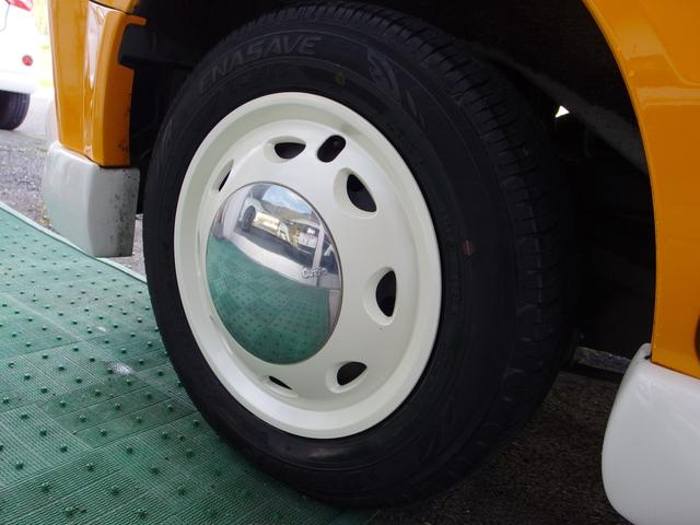 エブリイワゴン ＪＰ　ワーゲンバスルック　ルーフキャリア　皮調シートカバー　２列目モニター　外ナビ　フルセグ　ＥＴＣ　インパネ回り塗装（9枚目）