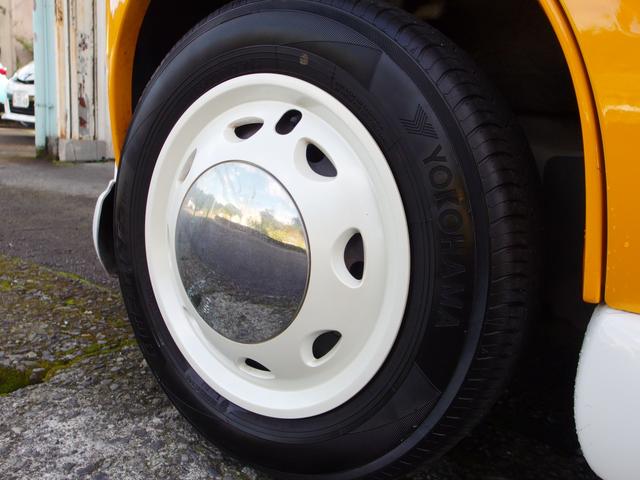 エブリイワゴン ＪＰ　ワーゲンバスルック　ルーフキャリア　皮調シートカバー　２列目モニター　外ナビ　フルセグ　ＥＴＣ　インパネ回り塗装（10枚目）