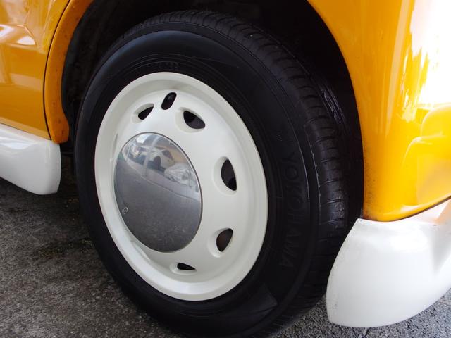 エブリイワゴン ＪＰ　ワーゲンバスルック　ルーフキャリア　皮調シートカバー　２列目モニター　外ナビ　フルセグ　ＥＴＣ　インパネ回り塗装（11枚目）