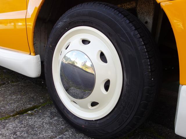 エブリイワゴン ＪＰ　ワーゲンバスルック　ルーフキャリア　皮調シートカバー　２列目モニター　外ナビ　フルセグ　ＥＴＣ　インパネ回り塗装（12枚目）