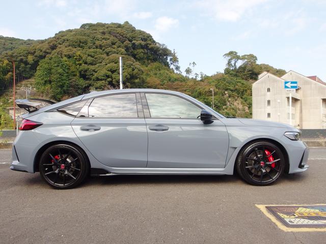 シビック タイプR ワンオーナー&禁煙車! 純正9インチDA・Bカメラ・フルセグTV・ETC2.0・アップルカー・ブレンボブレーキ・Hセンシング・純正19AW(4枚目)