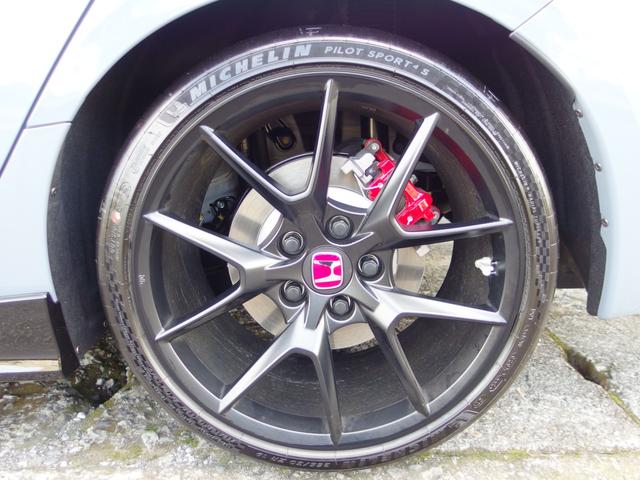 シビック タイプR ワンオーナー&禁煙車! 純正9インチDA・Bカメラ・フルセグTV・ETC2.0・アップルカー・ブレンボブレーキ・Hセンシング・純正19AW(27枚目)