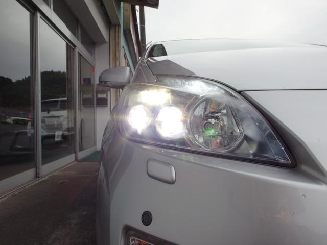 プリウス 　Ｓ　ＬＥＤエディション　ユーザー買取・禁煙車・外足回り・純正ナビ・Ｂカメラ・フルセグＴＶ・コーナーセンサー・ＬＥＤヘッド・ＥＴＣ・ツーリング用ガンメタ塗装１７インチＡＷ（7枚目）