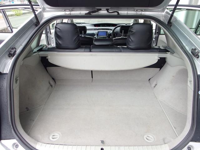 プリウス 　Ｓ　ＬＥＤエディション　ユーザー買取・禁煙車・外足回り・純正ナビ・Ｂカメラ・フルセグＴＶ・コーナーセンサー・ＬＥＤヘッド・ＥＴＣ・ツーリング用ガンメタ塗装１７インチＡＷ（10枚目）