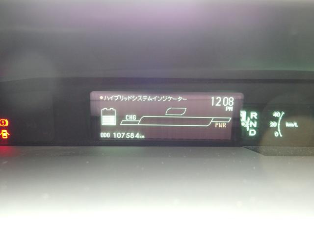 プリウス 　Ｓ　ＬＥＤエディション　ユーザー買取・禁煙車・外足回り・純正ナビ・Ｂカメラ・フルセグＴＶ・コーナーセンサー・ＬＥＤヘッド・ＥＴＣ・ツーリング用ガンメタ塗装１７インチＡＷ（17枚目）