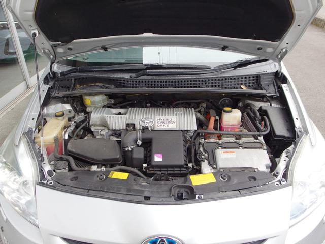 プリウス 　Ｓ　ＬＥＤエディション　ユーザー買取・禁煙車・外足回り・純正ナビ・Ｂカメラ・フルセグＴＶ・コーナーセンサー・ＬＥＤヘッド・ＥＴＣ・ツーリング用ガンメタ塗装１７インチＡＷ（24枚目）