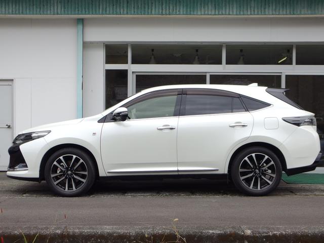 ハリアー エレガンス　ＧＲスポーツ　ワンオーナー　ユーザー買取　禁煙車　純正ナビ　フルセグ　Ｂカメラ　レーダークルーズコントロール　純１８ＡＷ　ＬＥＤライト　電動ハーフレザーシート（3枚目）