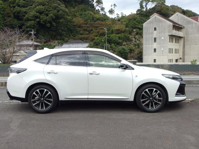 ハリアー エレガンス　ＧＲスポーツ　ワンオーナー　ユーザー買取　禁煙車　純正ナビ　フルセグ　Ｂカメラ　レーダークルーズコントロール　純１８ＡＷ　ＬＥＤライト　電動ハーフレザーシート（6枚目）