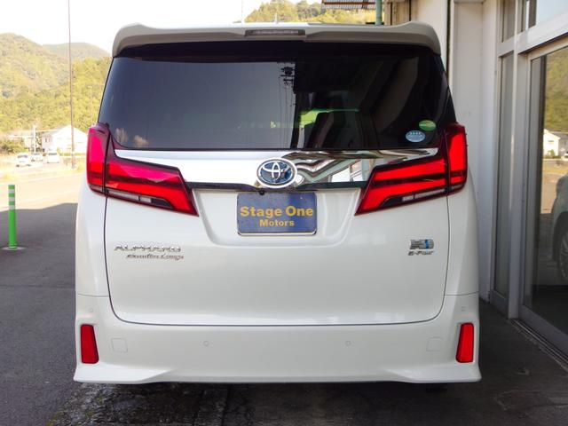 アルファードハイブリッド エグゼクティブラウンジS 1オーナー 禁煙車 ホワイト系冷暖付きレザーシート メーカーナビ JBL リアエンターテイメント デジタルインナーミラー 両側パワスラ パワーバックドア 全方位カメラ 置くだけ充電 外前後ドラレコ(9枚目)