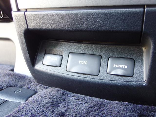 アルファードハイブリッド エグゼクティブラウンジS 1オーナー 禁煙車 ホワイト系冷暖付きレザーシート メーカーナビ JBL リアエンターテイメント デジタルインナーミラー 両側パワスラ パワーバックドア 全方位カメラ 置くだけ充電 外前後ドラレコ(14枚目)