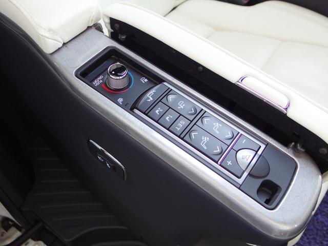 アルファードハイブリッド エグゼクティブラウンジS 1オーナー 禁煙車 ホワイト系冷暖付きレザーシート メーカーナビ JBL リアエンターテイメント デジタルインナーミラー 両側パワスラ パワーバックドア 全方位カメラ 置くだけ充電 外前後ドラレコ(19枚目)