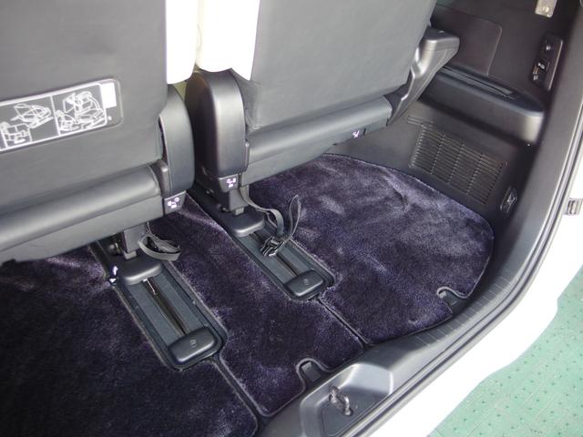 アルファードハイブリッド エグゼクティブラウンジS 1オーナー 禁煙車 ホワイト系冷暖付きレザーシート メーカーナビ JBL リアエンターテイメント デジタルインナーミラー 両側パワスラ パワーバックドア 全方位カメラ 置くだけ充電 外前後ドラレコ(22枚目)