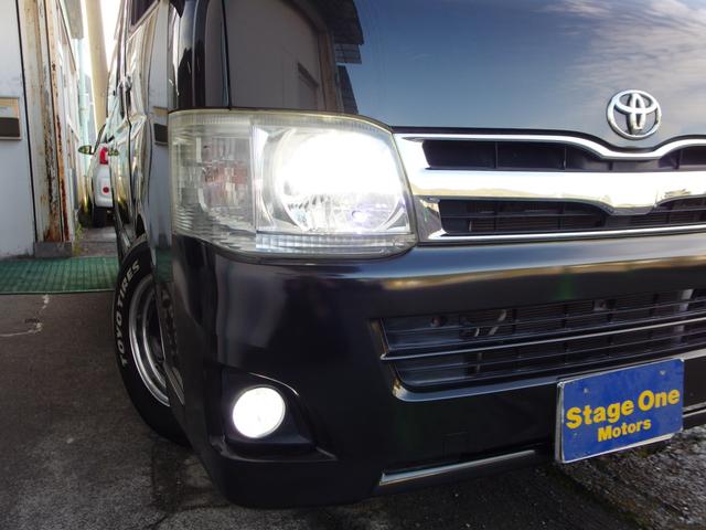 ハイエースバン ロングスーパーGLマルチロールトランスポータタイプII MRT専用荷室フロア ローダウン 外15インチアルミ ベットキット 皮調シートカバー 外ナビ Bカメラ フルセグ ETC 2列目モニター 室内灯LED 純パーツ社内積み ユーザー買取 禁煙(11枚目)