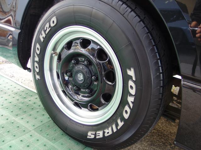 ハイエースバン ロングスーパーGLマルチロールトランスポータタイプII MRT専用荷室フロア ローダウン 外15インチアルミ ベットキット 皮調シートカバー 外ナビ Bカメラ フルセグ ETC 2列目モニター 室内灯LED 純パーツ社内積み ユーザー買取 禁煙(17枚目)