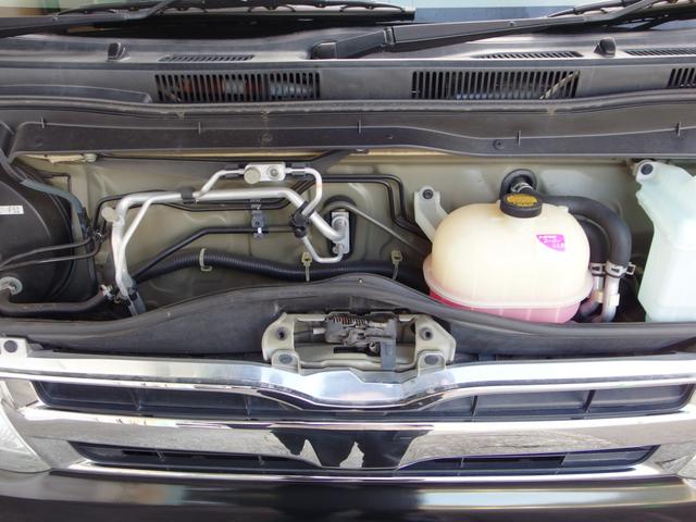 ハイエースバン ロングスーパーGLマルチロールトランスポータタイプII MRT専用荷室フロア ローダウン 外15インチアルミ ベットキット 皮調シートカバー 外ナビ Bカメラ フルセグ ETC 2列目モニター 室内灯LED 純パーツ社内積み ユーザー買取 禁煙(24枚目)