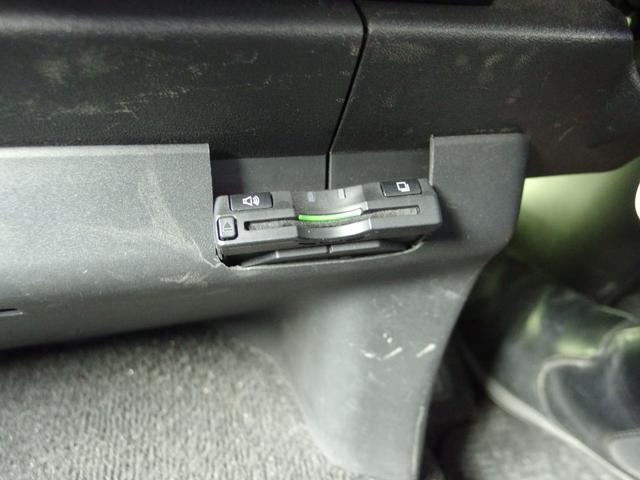 ハイエースバン ロングスーパーGLマルチロールトランスポータタイプII MRT専用荷室フロア ローダウン 外15インチアルミ ベットキット 皮調シートカバー 外ナビ Bカメラ フルセグ ETC 2列目モニター 室内灯LED 純パーツ社内積み ユーザー買取 禁煙(28枚目)