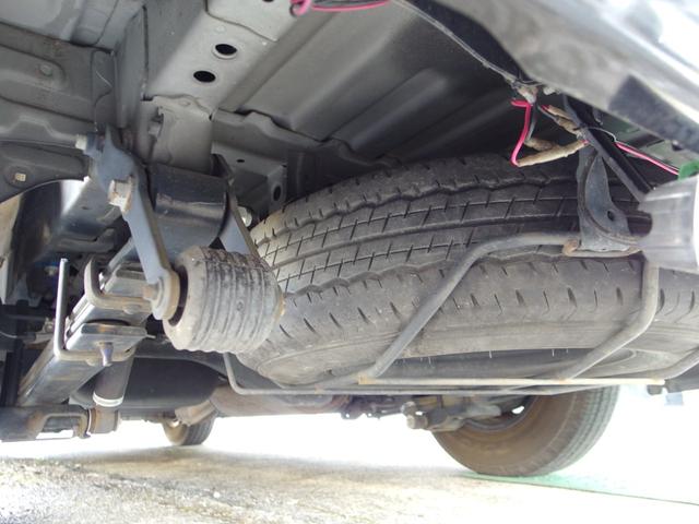 ハイエースバン ロングスーパーGLマルチロールトランスポータタイプII MRT専用荷室フロア ローダウン 外15インチアルミ ベットキット 皮調シートカバー 外ナビ Bカメラ フルセグ ETC 2列目モニター 室内灯LED 純パーツ社内積み ユーザー買取 禁煙(33枚目)