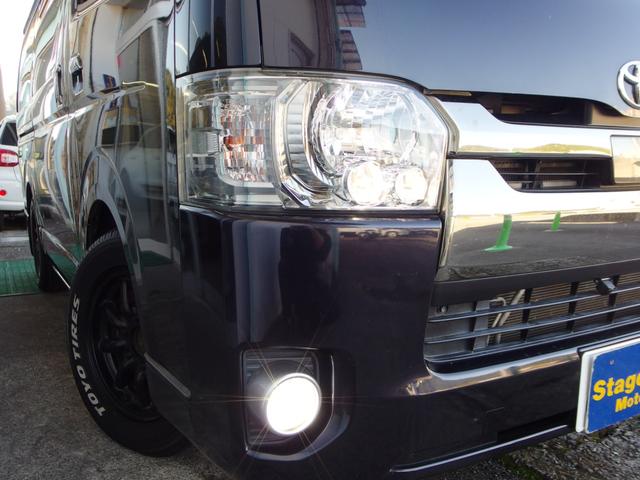ハイエースバン スーパーＧＬ　ダークプライムＩＩ　４ＷＤ　ディーゼルターボ　ワンオーナー　ユーザー買取　外ナビ　フルセグ　Ｂカメラ　キーフリー＆プッシュスタート　ＬＥＤライト　ＥＴＣ　純１６ＡＷ　ウッドコンビハンドル　両側パワースライドドア（3枚目）