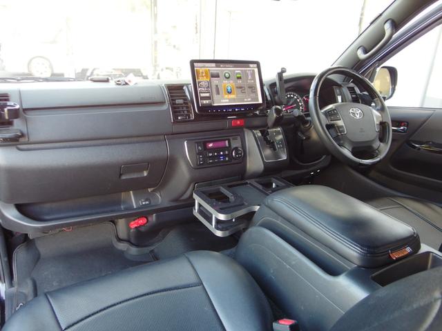 ハイエースバン スーパーＧＬ　ダークプライムＩＩ　４ＷＤ　ディーゼルターボ　ワンオーナー　ユーザー買取　外ナビ　フルセグ　Ｂカメラ　キーフリー＆プッシュスタート　ＬＥＤライト　ＥＴＣ　純１６ＡＷ　ウッドコンビハンドル　両側パワースライドドア（8枚目）